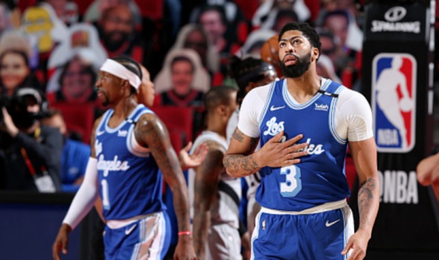  浓眉哥统治禁区湖人客场击败掘金队