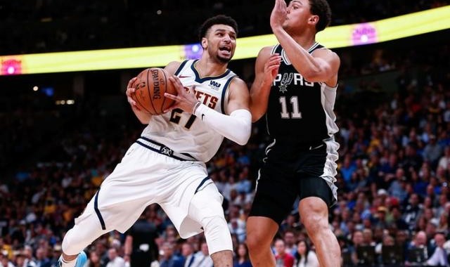  穆雷末节21分马刺逆转火箭  