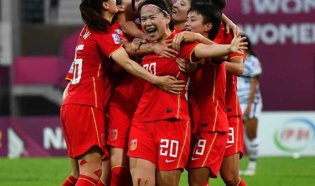  里昂女足四连冠创历史新纪录  