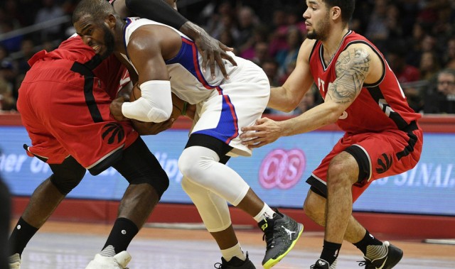  保罗16助攻太阳轻取爵士  