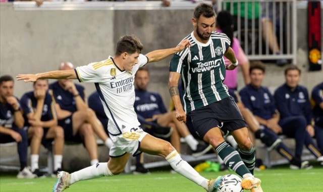  慕尼黑德比战火药味十足险冲突  