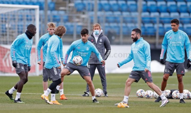  罗马中场核心感染新冠，缺席生死战  