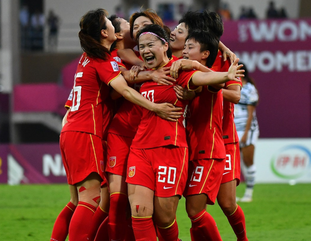  里昂女足四连冠创历史新纪录  