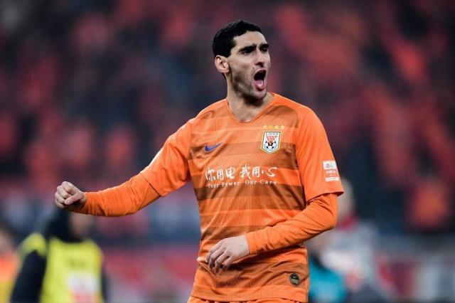  欧塞尔控球打法成熟，中场调度掌控比赛脉搏